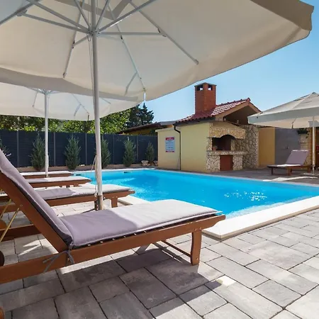 Spacious Malina With Pool - By Ta Leut Agency Privlaka (Zadar)