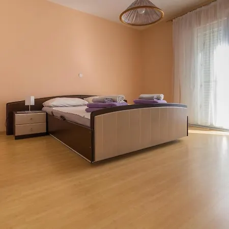 Spacious Malina With Pool - By Ta Leut Agency Holiday home Privlaka (Zadar)