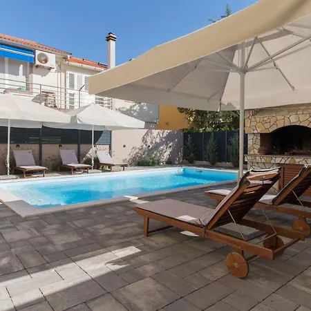 Spacious Malina With Pool - By Ta Leut Agency Privlaka (Zadar)