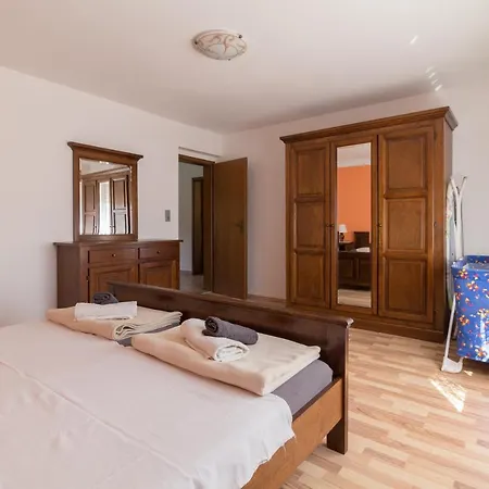 Holiday home Spacious Malina With Pool - By Ta Leut Agency *