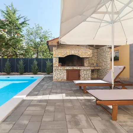 Spacious Malina With Pool - By Ta Leut Agency Holiday home Privlaka (Zadar)