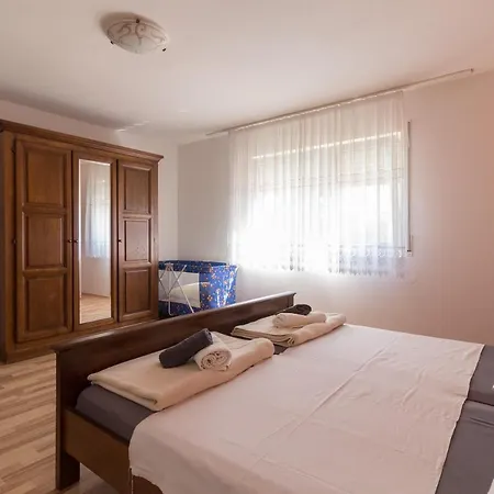 Spacious Malina With Pool - By Ta Leut Agency Holiday home