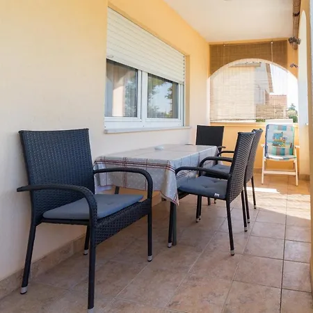 בית נופש Spacious Malina With Pool - By Ta Leut Agency