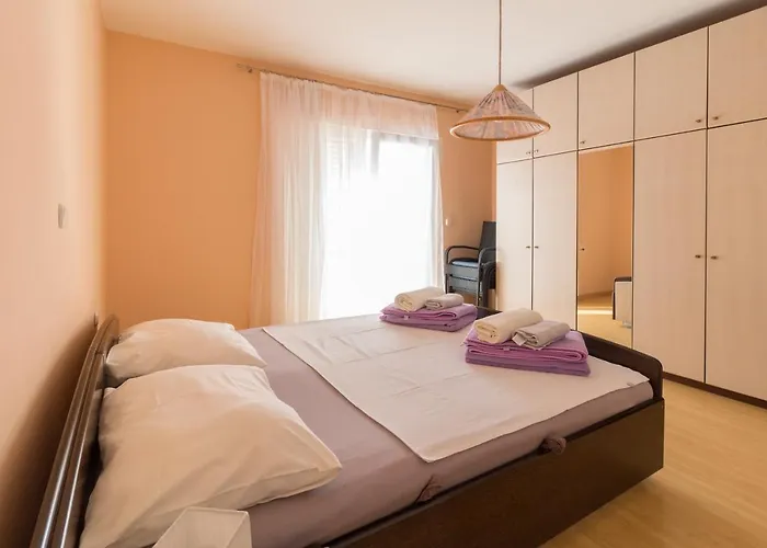 Spacious Malina With Pool - By Ta Leut Agency Ferienhaus Privlaka (Zadar)
