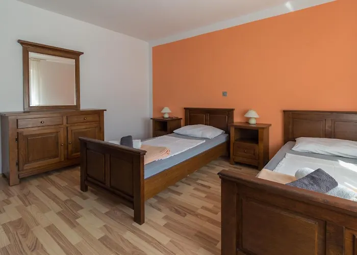 Spacious Malina With Pool - By Ta Leut Agency Ferienhaus Privlaka (Zadar)