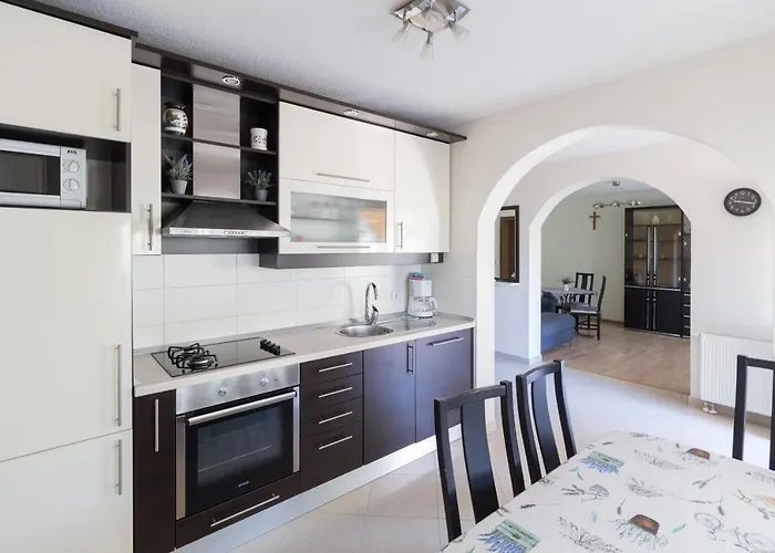 Spacious Malina With Pool - By Ta Leut Agency Ferienhaus *