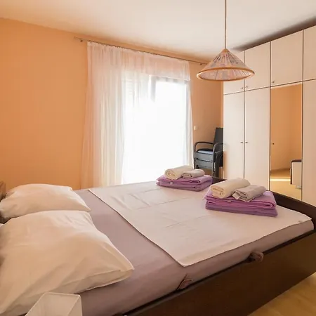 Spacious Malina With Pool - By Ta Leut Agency Casa de Férias Privlaka (Zadar)