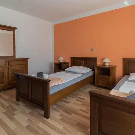 Spacious Malina With Pool - By Ta Leut Agency Nyaraló Privlaka