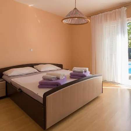 Nyaraló Spacious Malina With Pool - By Ta Leut Agency *
