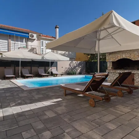 Spacious Malina With Pool - By Ta Leut Agency * Privlaka