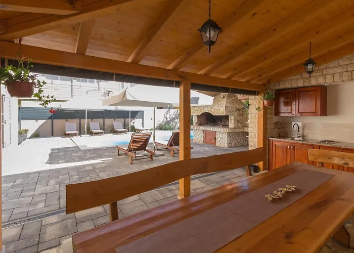 Spacious Malina With Pool - By Ta Leut Agency * Privlaka (Zadar)