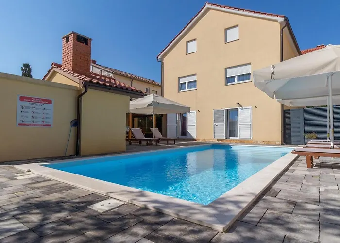 Spacious Malina With Pool - By Ta Leut Agency Privlaka (Zadar)