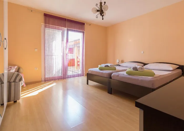Spacious Malina With Pool - By Ta Leut Agency Привлака