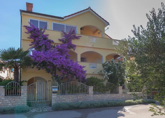 Spacious Malina With Pool - By Ta Leut Agency * Privlaka (Zadar)