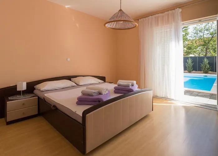 Vakantiehuis Spacious Malina With Pool - By Ta Leut Agency *