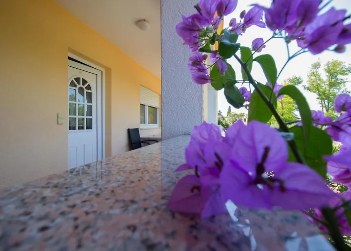 Spacious Malina With Pool - By Ta Leut Agency Vakantiehuis