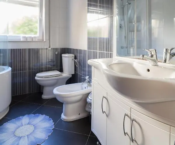 Spacious Malina With Pool - By Ta Leut Agency Vakantiehuis