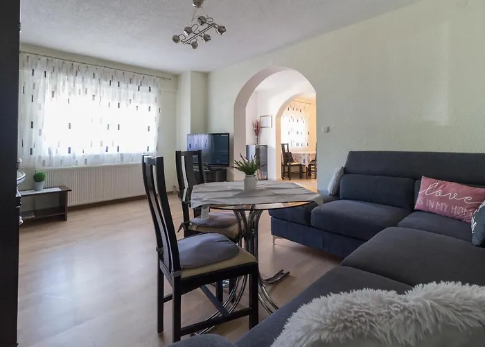 Vakantiehuis Spacious Malina With Pool - By Ta Leut Agency *